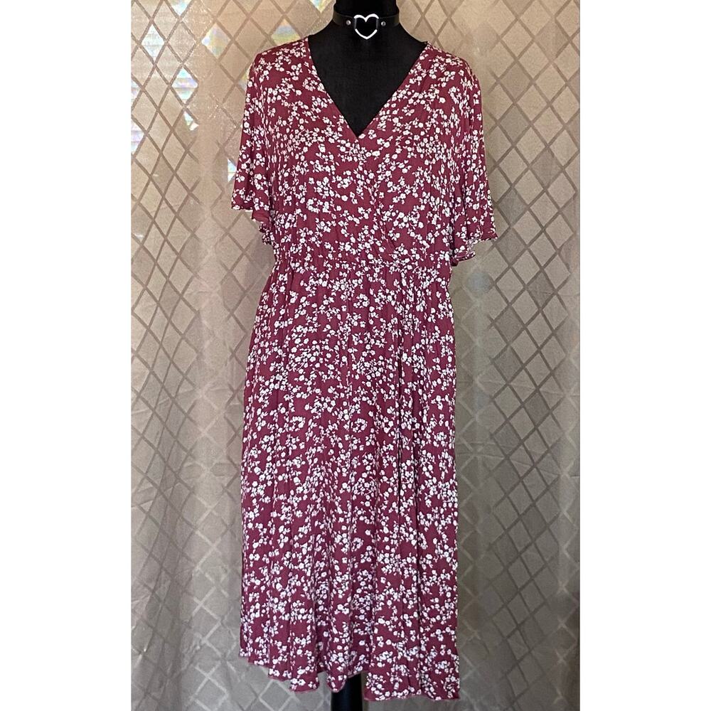 BloomChic Flutter Sleeve Ditsy Floral Midi Dress – Size 14/16 XL